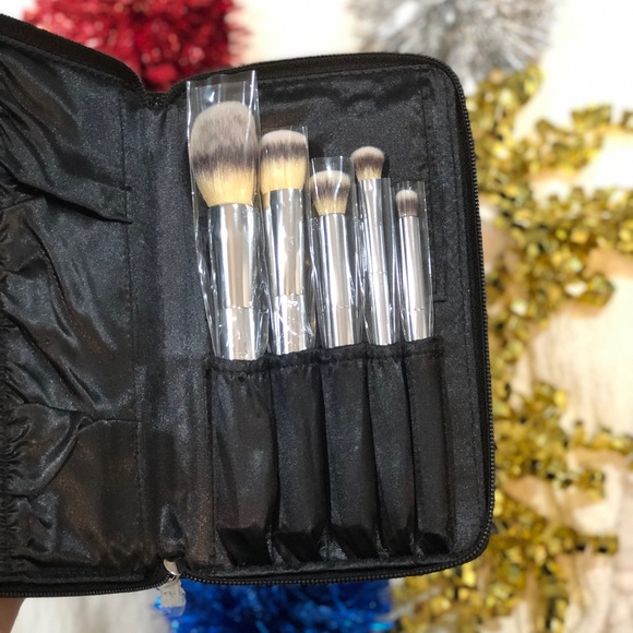 It brushes from Ulta - Picture 4 of 8